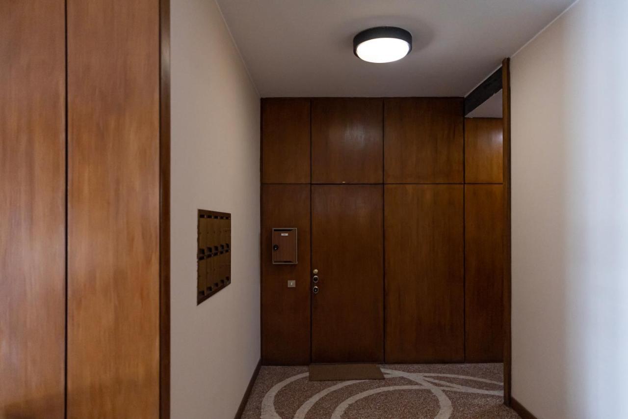 Elegante E Spazioso Quadrilocale In Porta Venezia Милан Экстерьер фото